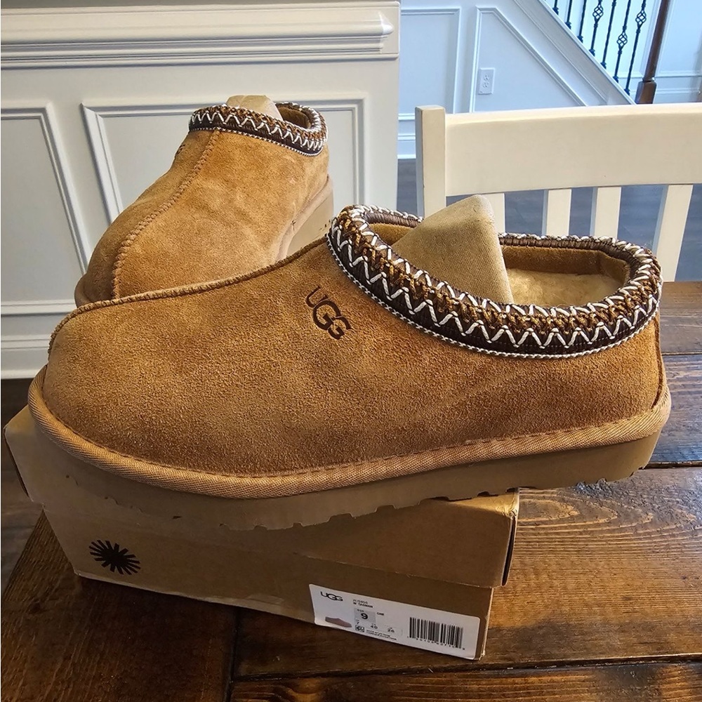 UGG tasman slipper women’s 9 chestnut